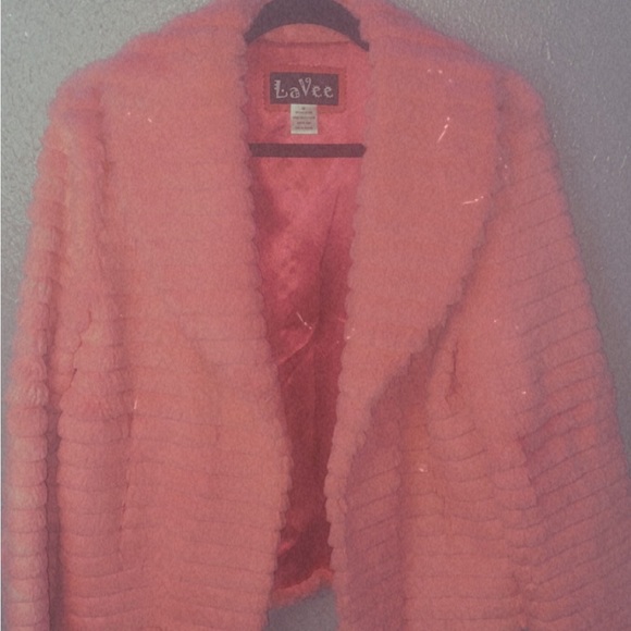 medium fur jacket for this cold winter - Picture 4 of 4